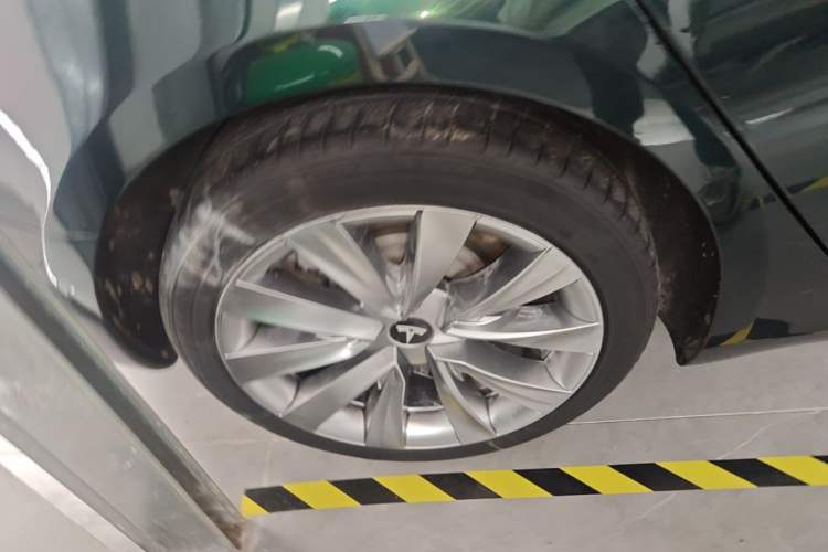 Used Tesla Model 3 2022 Rear-Wheel-Drive Version Right Rear Wheel Hub