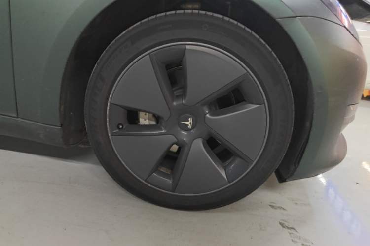 Used Tesla Model 3 2022 Rear-Wheel-Drive Version Right Rear Wheel Hub