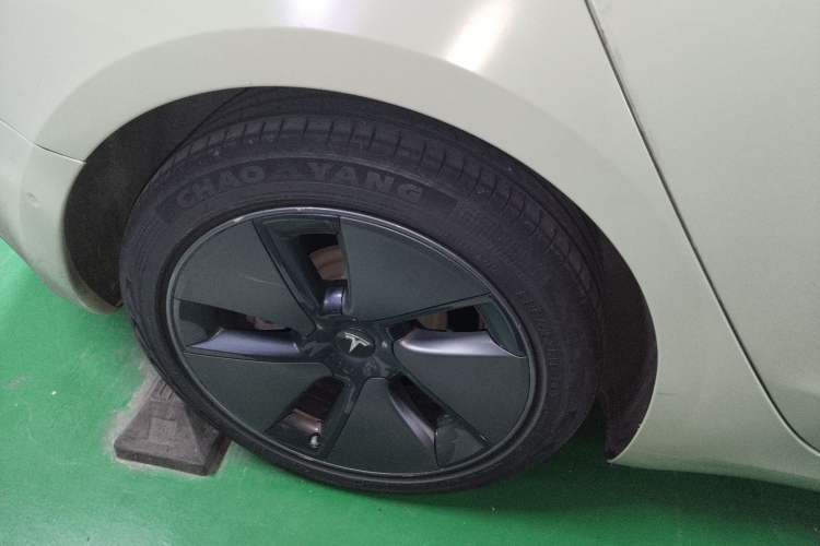 Used Tesla Model 3 2022 Rear-Wheel-Drive Version Right Rear Wheel Hub