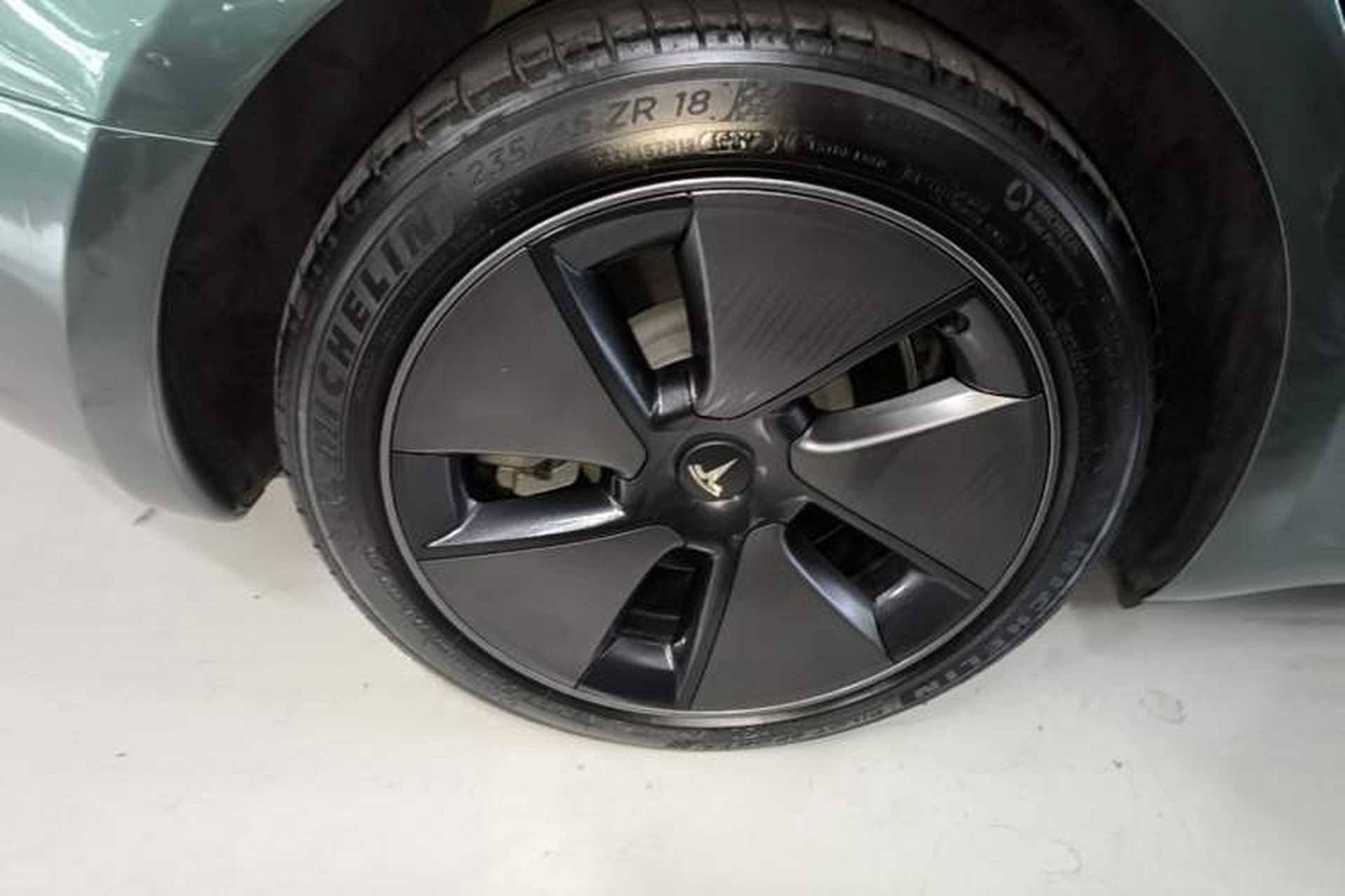 Used Tesla Model 3 2022 Rear-Wheel-Drive Version Right Rear Wheel Hub