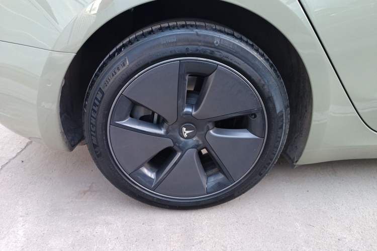 Used Tesla Model 3 2022 Rear-Wheel-Drive Version Right Rear Wheel Hub