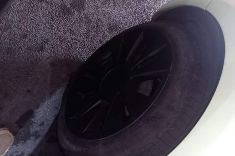 Used Tesla Model 3 2022 Rear-Wheel-Drive Version Right Rear Wheel Hub