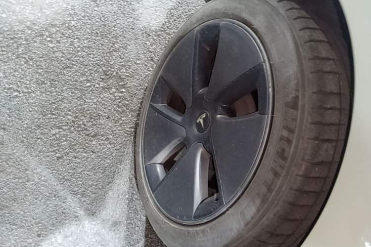 Used Tesla Model 3 2022 Rear-Wheel-Drive Version Right Rear Wheel Hub