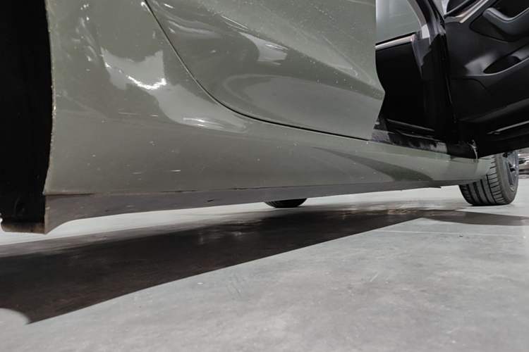 Used Tesla Model 3 2022 Rear-Wheel-Drive Version Right Side Sill