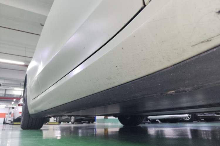 Used Tesla Model 3 2022 Rear-Wheel-Drive Version Right Side Sill