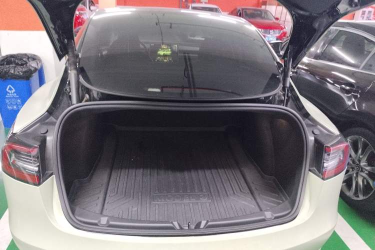 Used Tesla Model 3 2022 Rear-Wheel-Drive Version Trunk