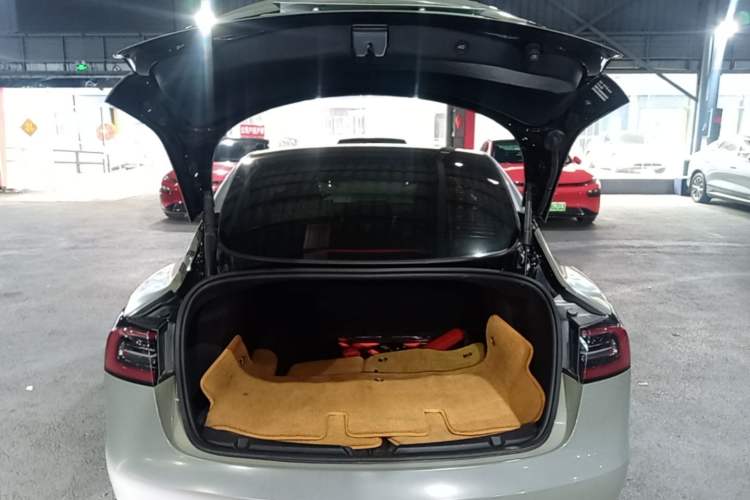 Used Tesla Model 3 2022 Rear-Wheel-Drive Version Trunk