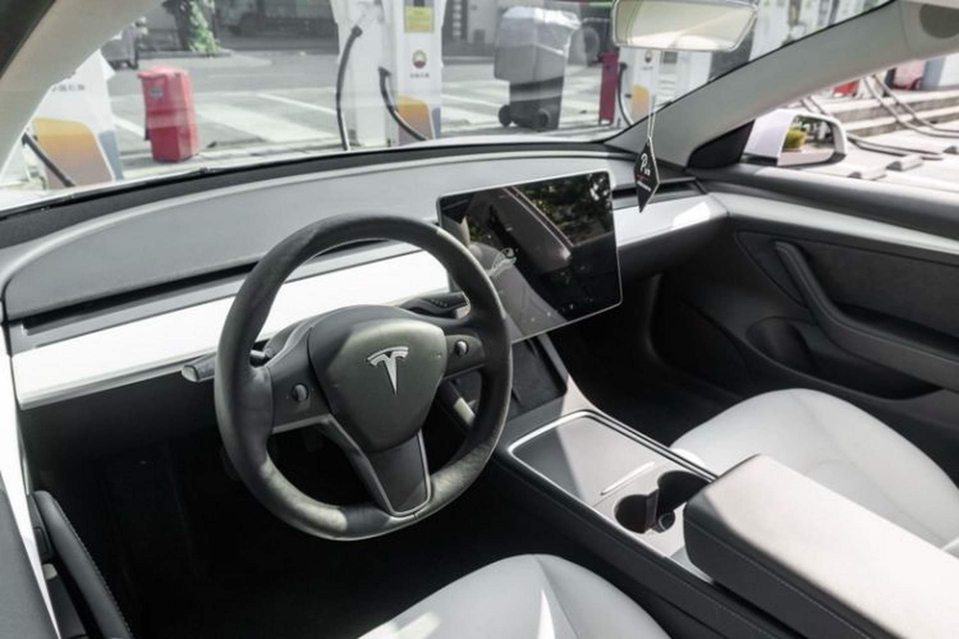 Used Tesla Model 3 2022 Rear-Wheel-Drive Version Interior 2