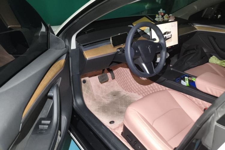 Used Tesla Model 3 2022 Rear-Wheel-Drive Version Interior 3