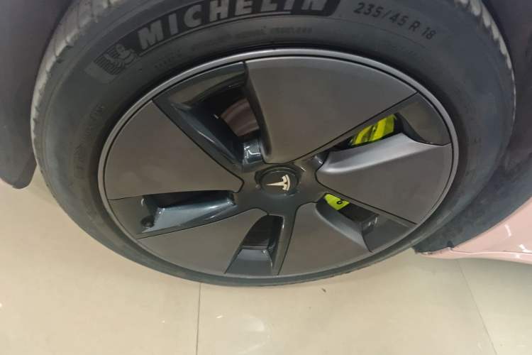 Used Tesla Model 3 2022 Rear-Wheel-Drive Version Left Front Wheel Hub