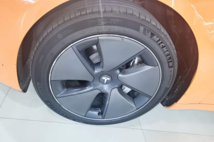 Used Tesla Model 3 2022 Rear-Wheel-Drive Version Left Front Wheel Hub