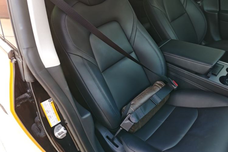 Used Tesla Model 3 2022 Rear-Wheel-Drive Version Right Front Seat