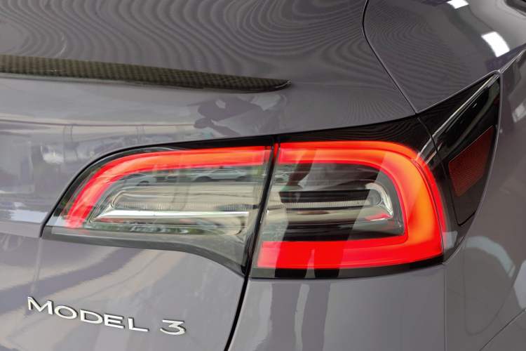 Used Tesla Model 3 2022 Rear-Wheel-Drive Version Exterior 3