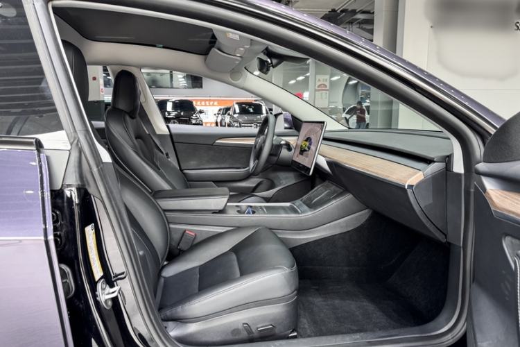Used Tesla Model 3 2022 Rear-Wheel-Drive Version Interior 1