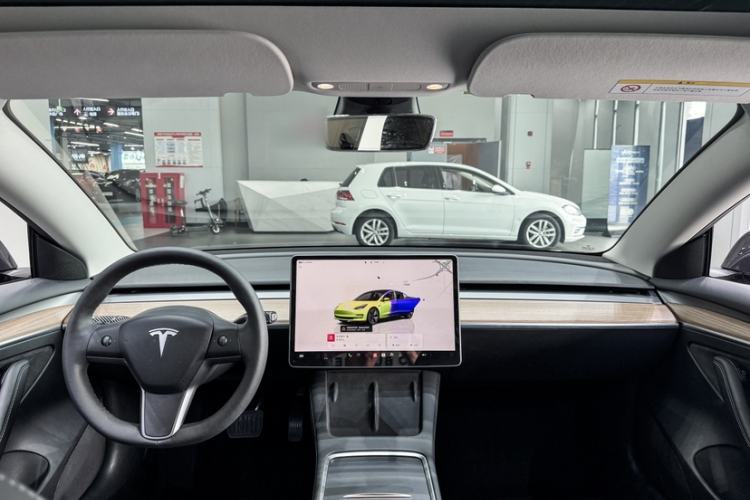 Used Tesla Model 3 2022 Rear-Wheel-Drive Version Interior 2