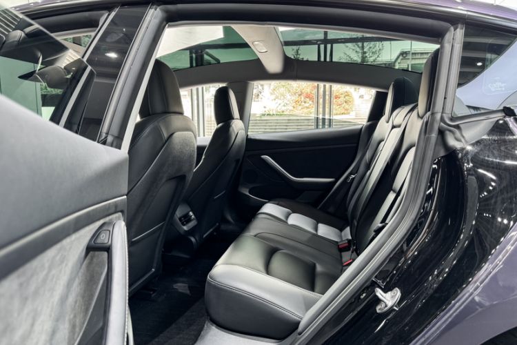 Used Tesla Model 3 2022 Rear-Wheel-Drive Version Interior 3