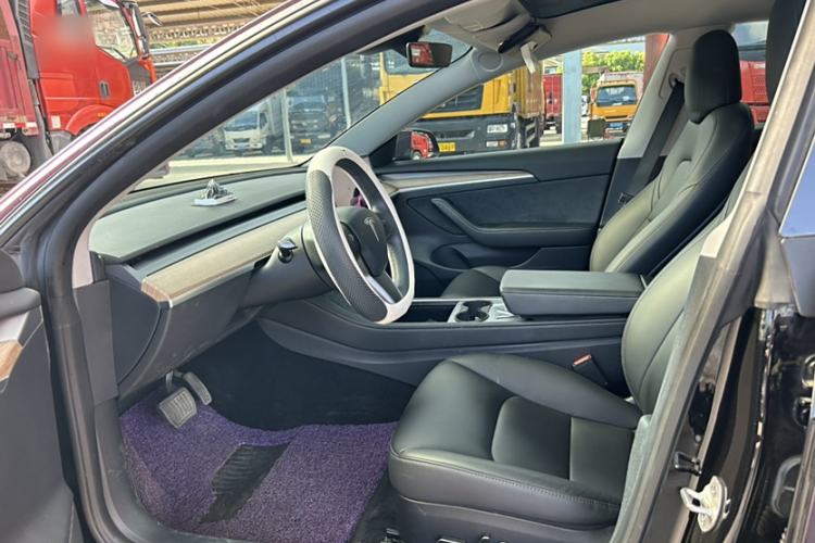 Used Tesla Model 3 2022 Rear-Wheel-Drive Version Interior 4