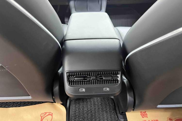Used Tesla Model 3 2022 Rear-Wheel-Drive Version Interior 7