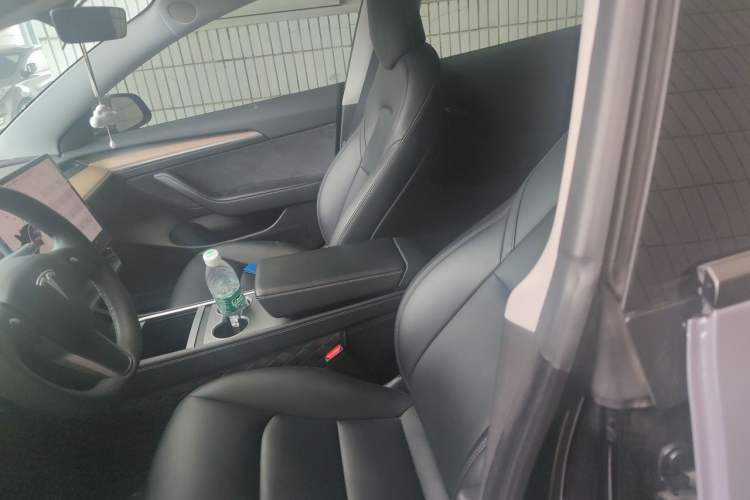 Used Tesla Model 3 2022 Rear-Wheel-Drive Version Left Front Seat