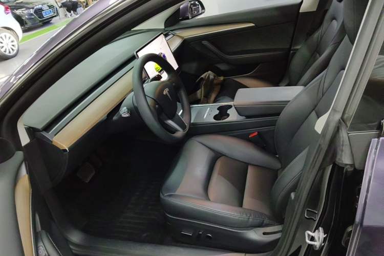 Used Tesla Model 3 2022 Rear-Wheel-Drive Version Left Front Seat