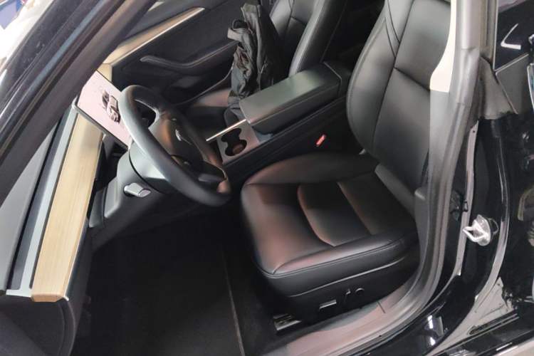 Used Tesla Model 3 2022 Rear-Wheel-Drive Version Left Front Seat