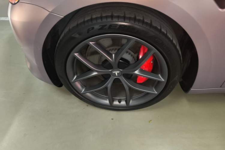 Used Tesla Model 3 2022 Performance High-Performance All-Wheel-Drive Version Left Front Wheel Hub