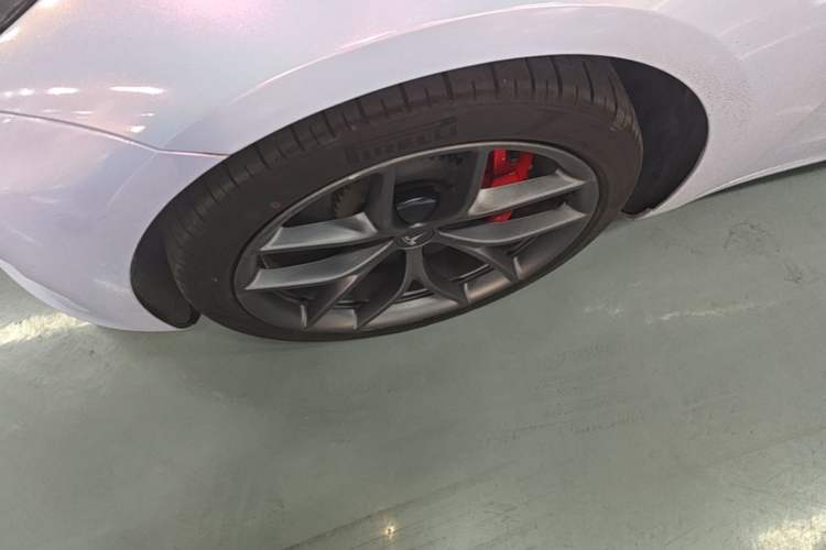 Used Tesla Model 3 2022 Performance High-Performance All-Wheel-Drive Version Left Front Wheel Hub