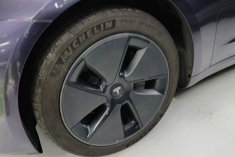 Used Tesla Model 3 2022 Rear-Wheel-Drive Version Left Front Wheel Hub