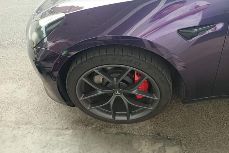 Used Tesla Model 3 2022 Performance High-Performance All-Wheel-Drive Version Left Front Wheel Hub