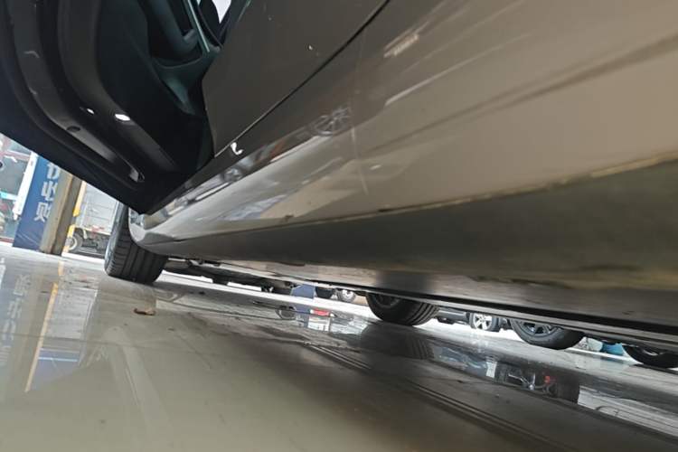Used Tesla Model 3 2022 Rear-Wheel-Drive Version Left Side Sill
