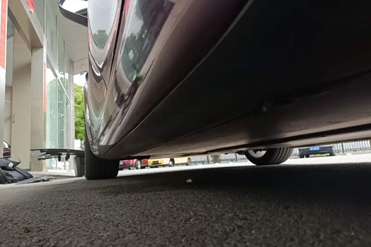 Used Tesla Model 3 2022 Performance High-Performance All-Wheel-Drive Version Left Side Sill