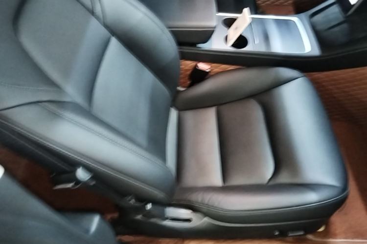Used Tesla Model 3 2022 Rear-Wheel-Drive Version Right Front Seat