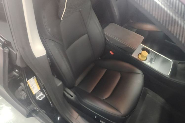 Used Tesla Model 3 2022 Rear-Wheel-Drive Version Right Front Seat