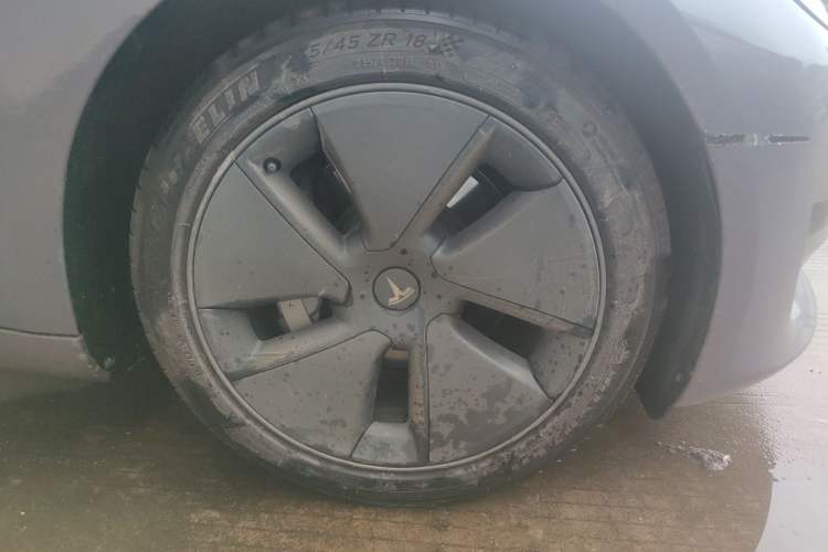 Used Tesla Model 3 2022 Rear-Wheel-Drive Version Right Front Wheel Hub
