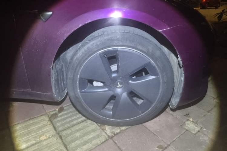 Used Tesla Model 3 2022 Rear-Wheel-Drive Version Right Front Wheel Hub
