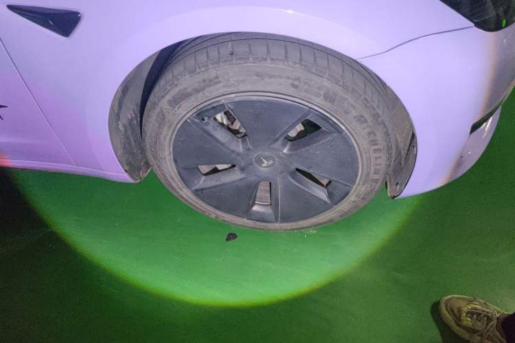 Used Tesla Model 3 2022 Rear-Wheel-Drive Version Right Front Wheel Hub