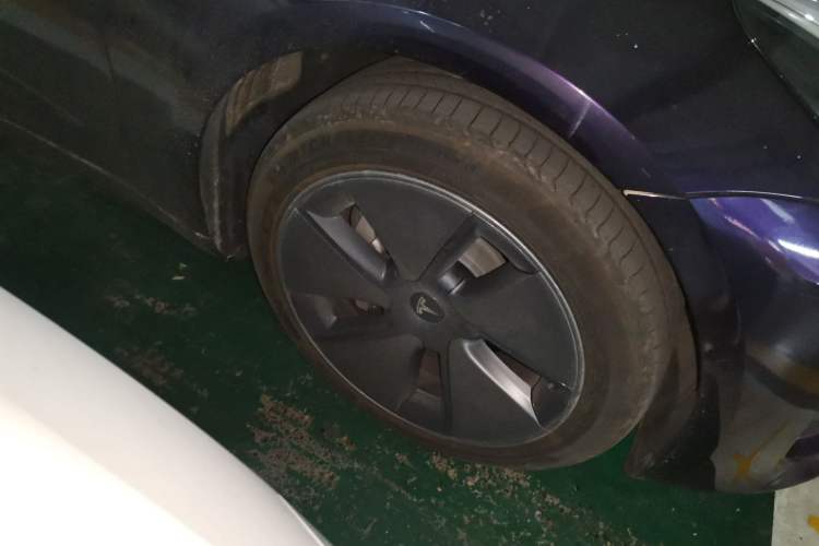 Used Tesla Model 3 2022 Rear-Wheel-Drive Version Right Front Wheel Hub
