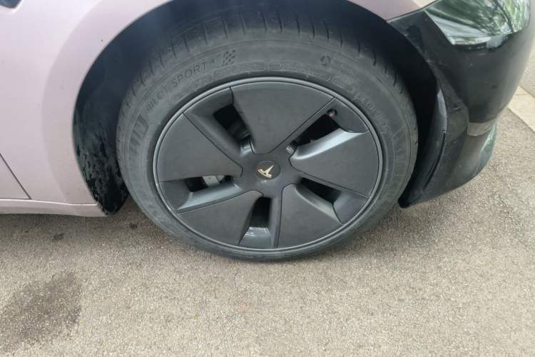 Used Tesla Model 3 2022 Rear-Wheel-Drive Version Right Front Wheel Hub