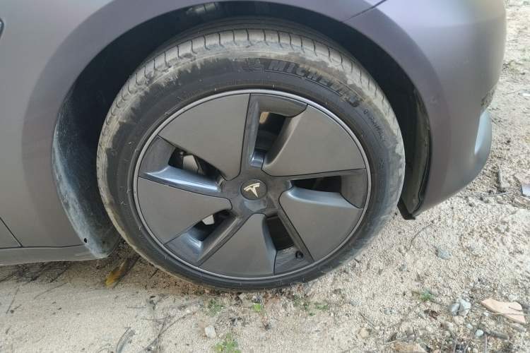Used Tesla Model 3 2022 Rear-Wheel-Drive Version Right Front Wheel Hub