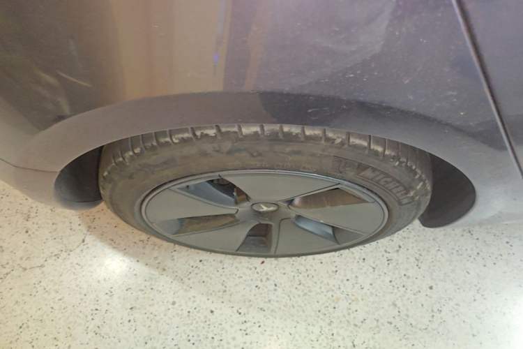 Used Tesla Model 3 2022 Rear-Wheel-Drive Version Right Rear Wheel Hub