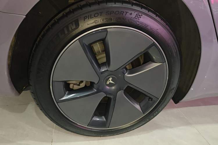 Used Tesla Model 3 2022 Rear-Wheel-Drive Version Right Rear Wheel Hub