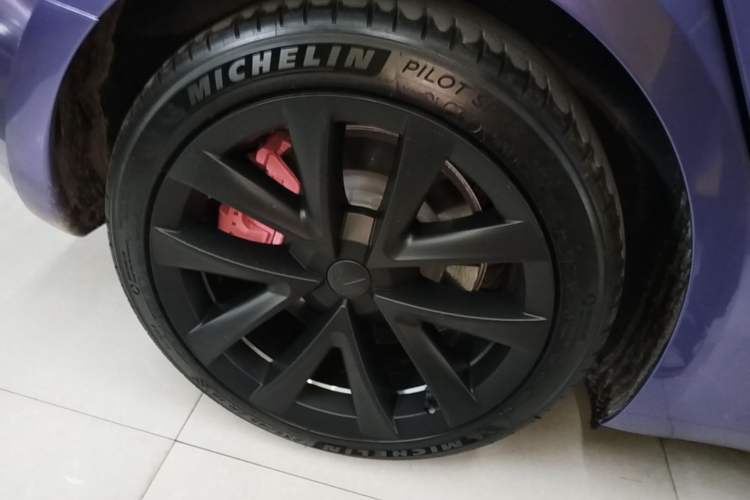 Used Tesla Model 3 2022 Rear-Wheel-Drive Version Right Rear Wheel Hub