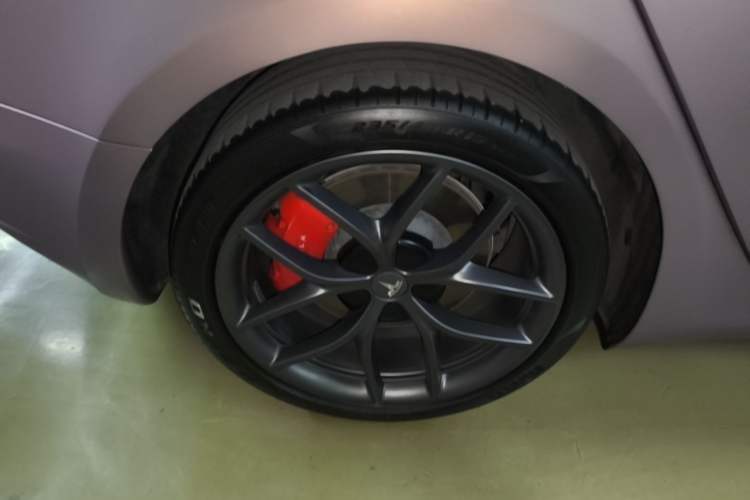 Used Tesla Model 3 2022 Performance High-Performance All-Wheel-Drive Version Right Rear Wheel Hub