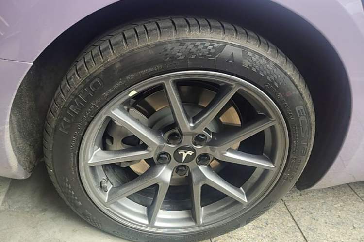 Used Tesla Model 3 2022 Rear-Wheel-Drive Version Right Rear Wheel Hub