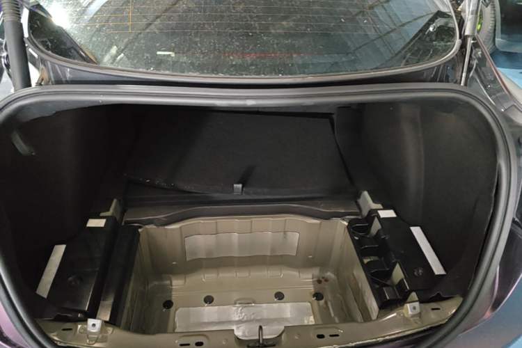 Used Tesla Model 3 2022 Rear-Wheel-Drive Version Trunk