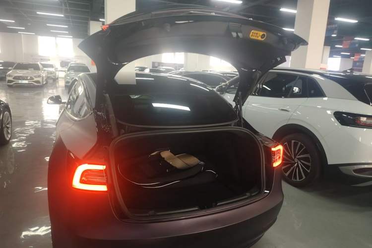 Used Tesla Model 3 2022 Rear-Wheel-Drive Version Trunk