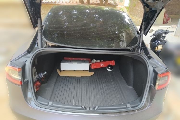 Used Tesla Model 3 2022 Rear-Wheel-Drive Version Trunk