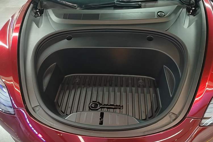 Used Tesla Model 3 2022 Rear-Wheel-Drive Version Engine Bay