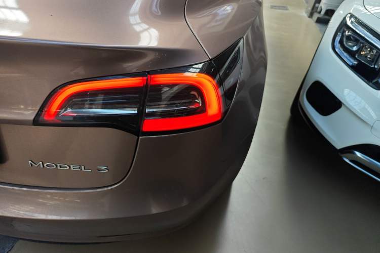 Used Tesla Model 3 2022 Rear-Wheel-Drive Version Exterior 6
