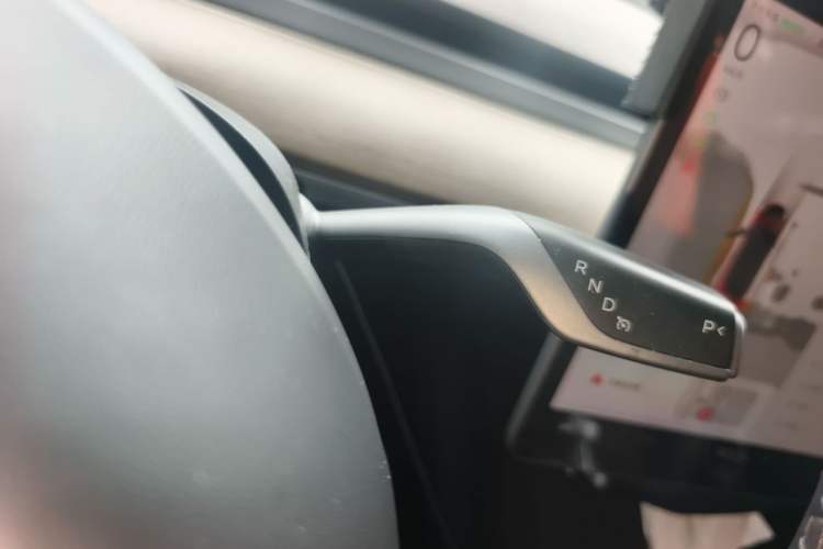 Used Tesla Model 3 2022 Performance High-Performance All-Wheel-Drive Version Gear Lever